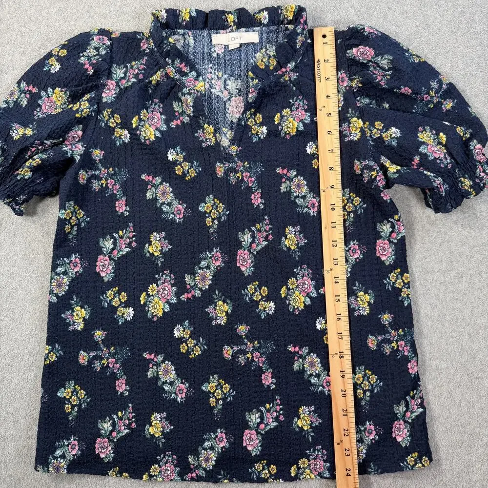 LOFT Women's Small Navy Blue Floral Puff Sleeve V-Neck Blouse Top Textured